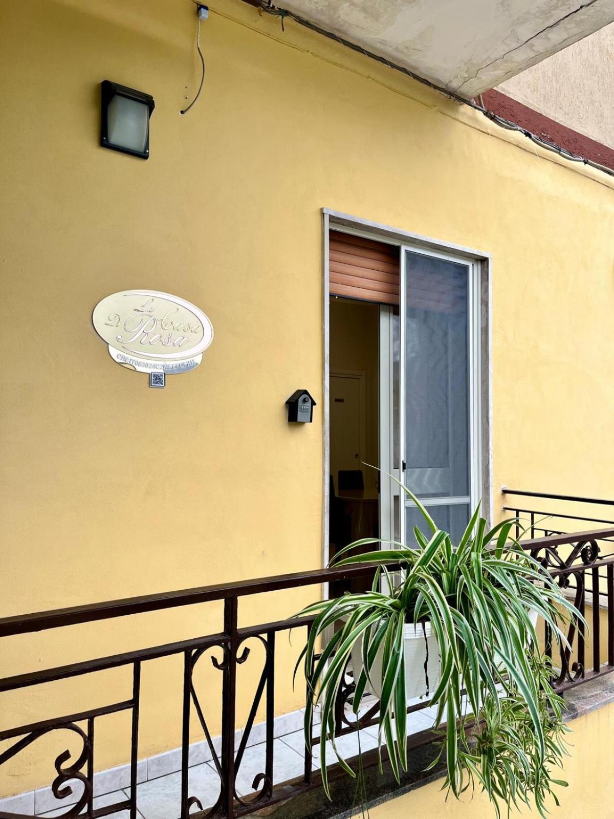 卡斯特拉玛雷帝斯达比亚 La Casa Di Rosa酒店 外观 照片